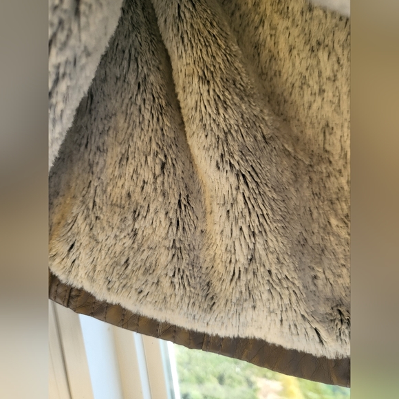 Leather jacket - Picture 3 of 7